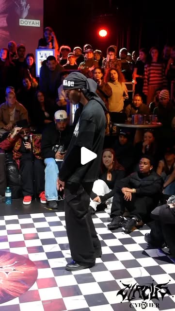 Circus Cypher 🎪 on Instagram: "@doyahtreize makes it look too easy🔥🎪

👩🏾‍⚖️👨🏾‍⚖️: @vgginia @sidney.bandoboy @parisrhiannecrossley 
🎧: @kubko_dc 
🎤: @kashbeinghimself 
🎥: @fabirinho88"